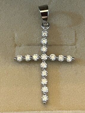 Dazzling 0.50CTW Round Moissanite Cross Pendant in 925 Sterling Silver